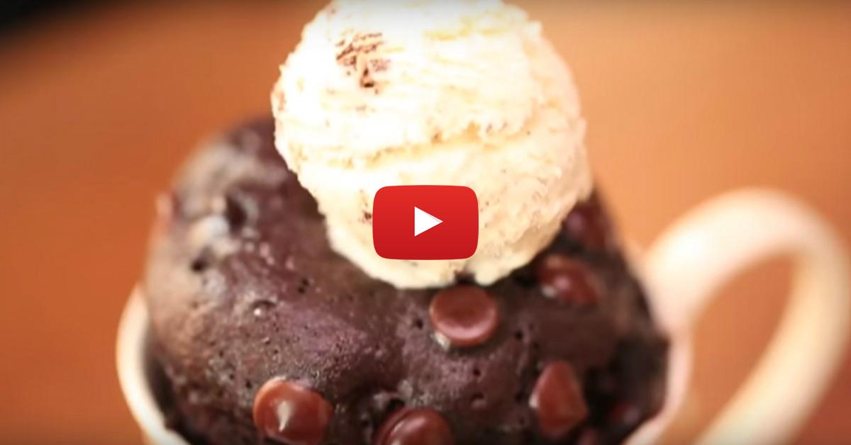 Cake In A Mug: How To Make A Super Quick &amp; YUMMY Dessert!