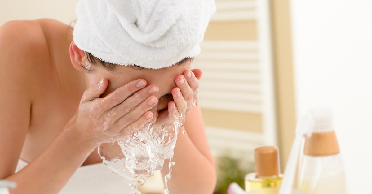 Are You Washing Your Face Wrong?! (7 Mistakes We All Make!)