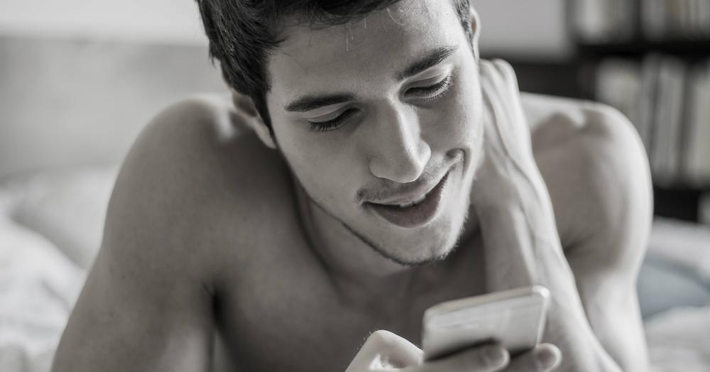 7 Dirty Messages That EVERY Guy Wants To Receive!