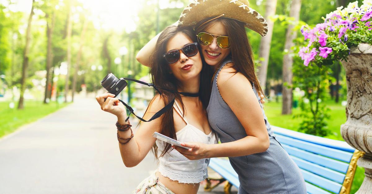 10 Things Every Girl MUST Do With Her Bestie &#8211; At Least Once!