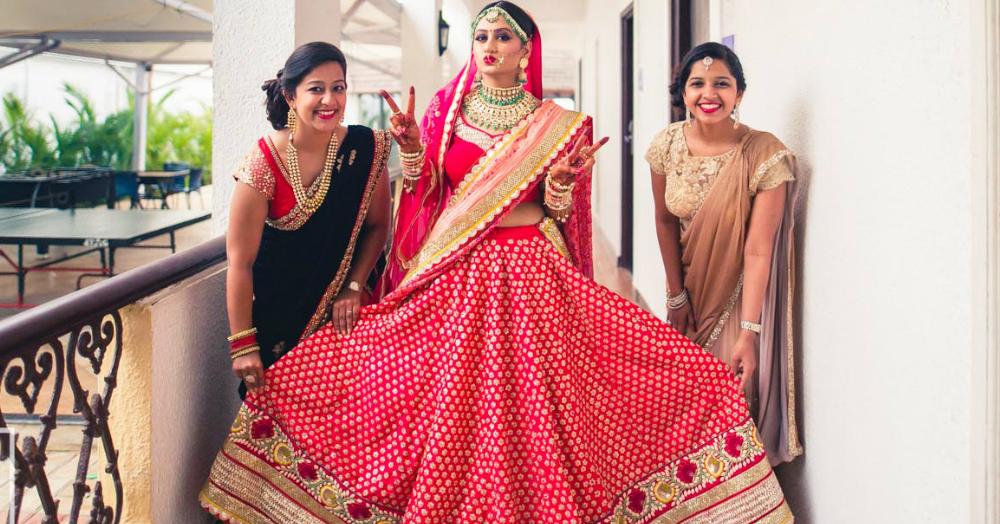 Dear Bride-To-Be, Please DON&apos;T Do These Things While Shopping For Your Bridal Lehenga!