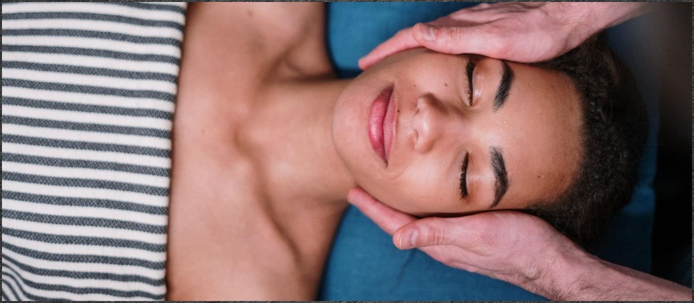 Want A Natural Face Lift? Give Yourself A Lymphatic Drainage Massage