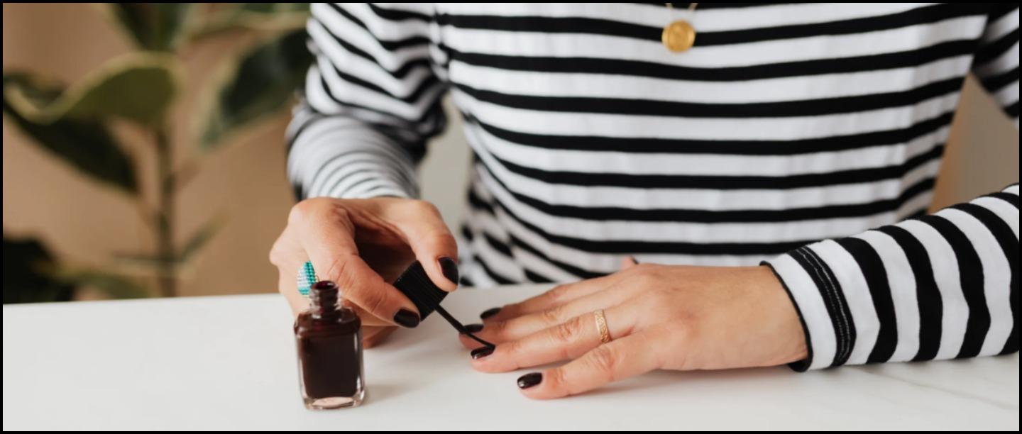 Goodbye, Chipped Nail Paint: 5 Top Coats For A Salon-Like Manicure!