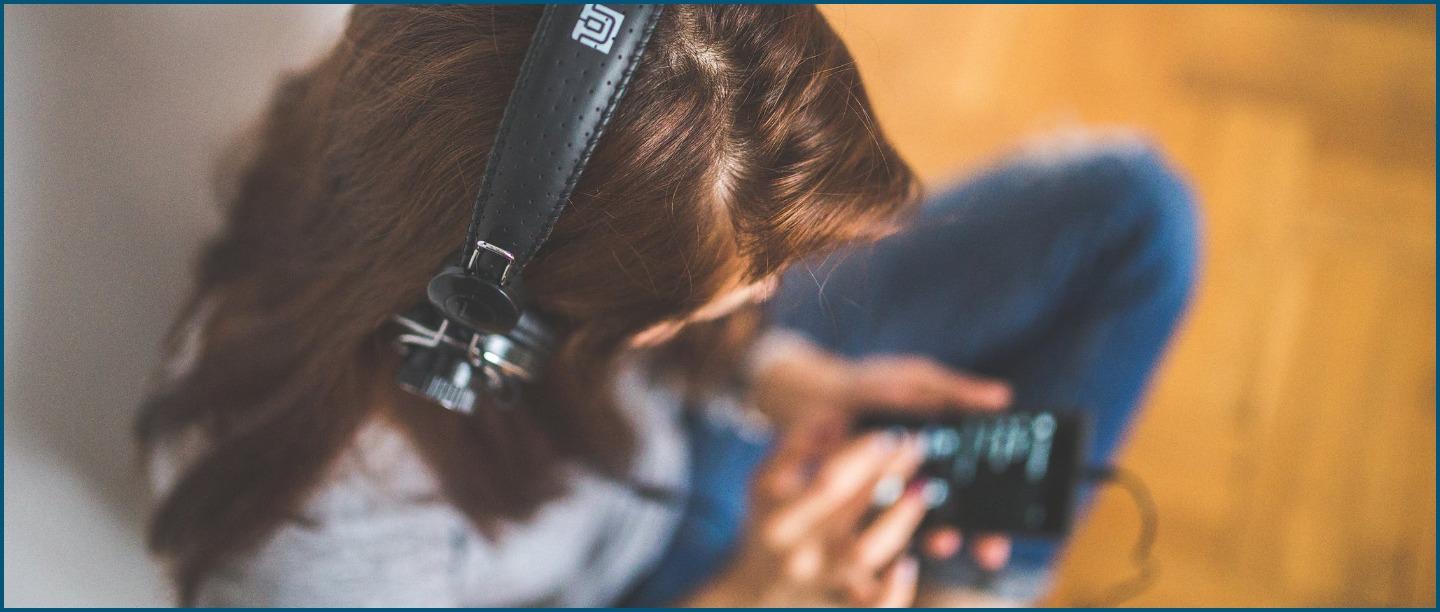 Never Get Bored Again: 12 Of The Best Podcasts Of 2019 That You Have To Listen To!