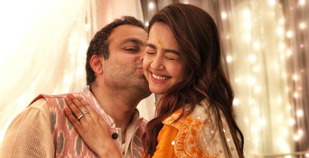 Sacred Games Star Surveen Chawla Announces Her Pregnancy With The Cutest Post Ever!