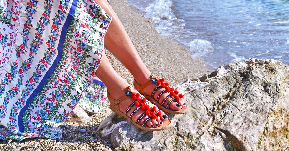 15 Oh-So-Cute Sandals To Go With ALL Your Summer Outfits!
