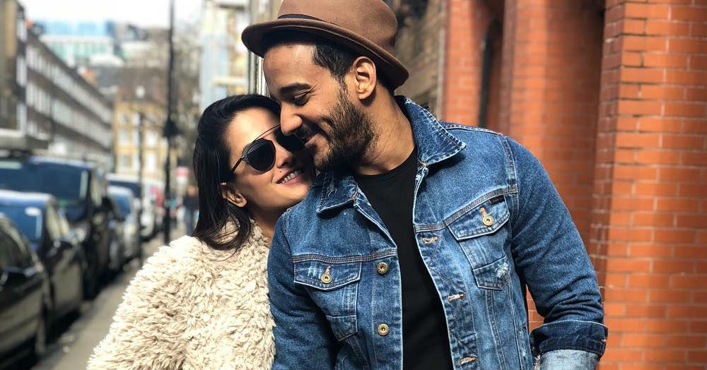 Rohit Reddy Singing For Wife Anita Is Every Husband Trying To Be Cute!