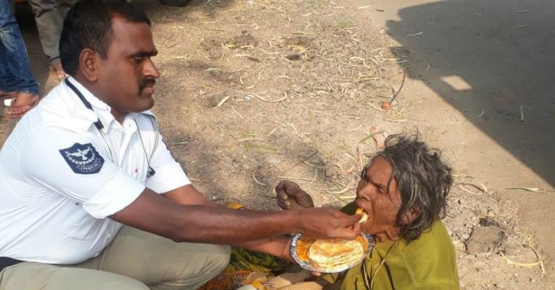 Hyderabad Cop Wins Hearts With This Sweet Gesture For A Homeless Woman!