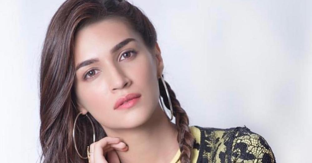Braid Game Strong: Kriti Sanon&#8217;s Cool-Girl Look Is The *Best* Way To Fight Those Boring Hair Blues