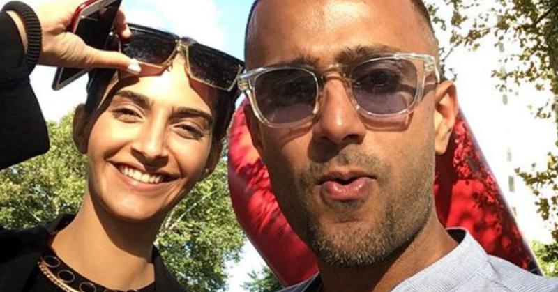 Sonam Kapoor&#8217;s Reaction To Anand Ahuja&#8217;s &#8216;Romantic&#8217; Gift Is Epic!