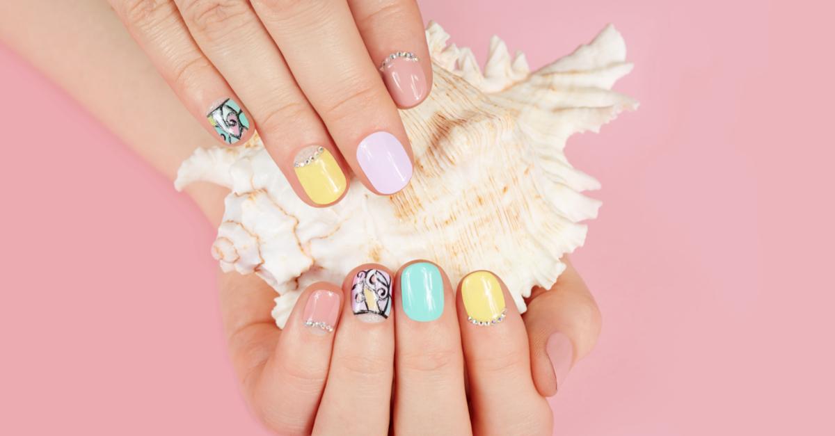 #RealGirlHacks: Super Creative Ways To Rescue A Chipped Manicure Instantly!