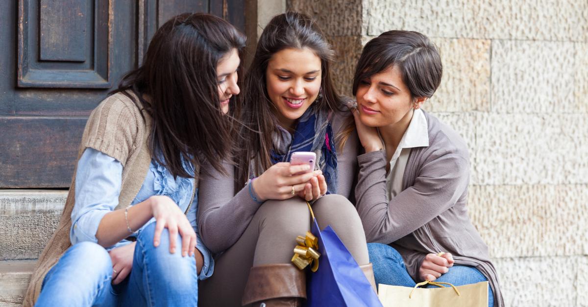 11 Reasons Why Shopping In A Group Is AWESOME!