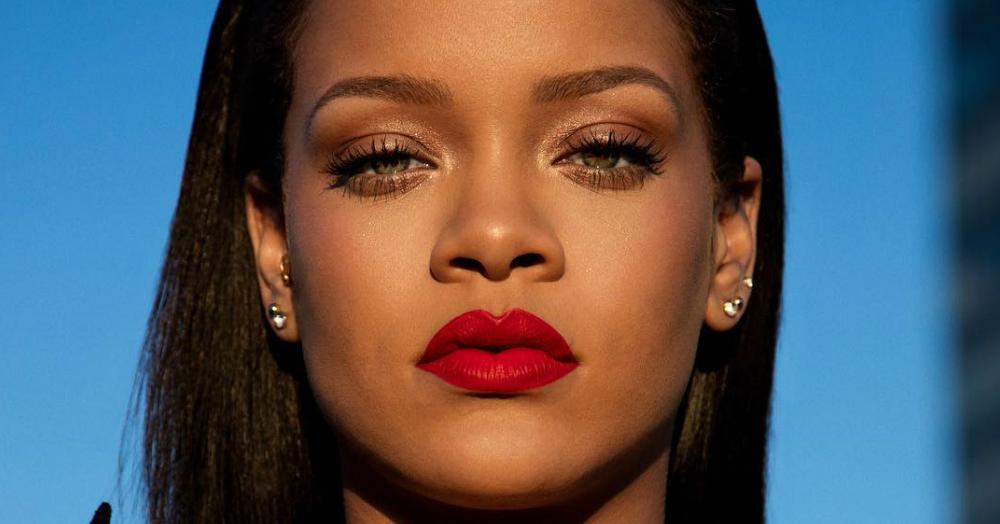 Rihanna Shows Off Fenty Beauty’s ‘One Red For All’ Lip Paint In A *Stunning* Instagram Tutorial