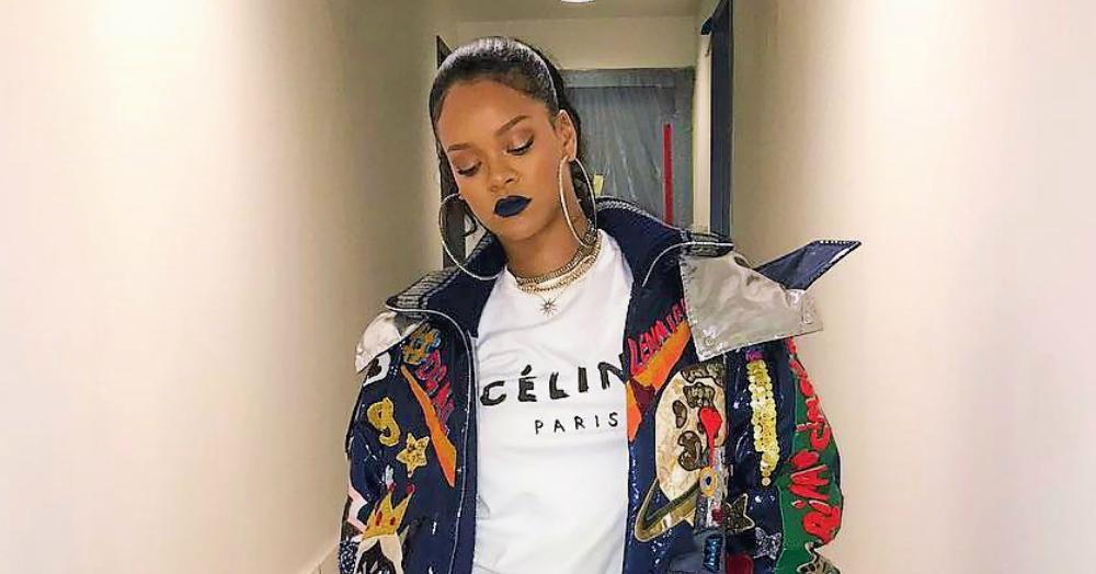 Rihanna Teased A New Lipstick And It&#8217;s Definitely Not Something You Expected!