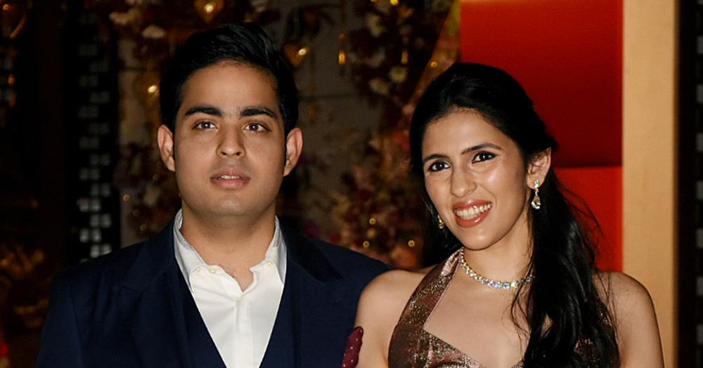 Dress Like A Billionaire: All The Details You Wanted For Shloka Mehta’s Engagement Outfits!