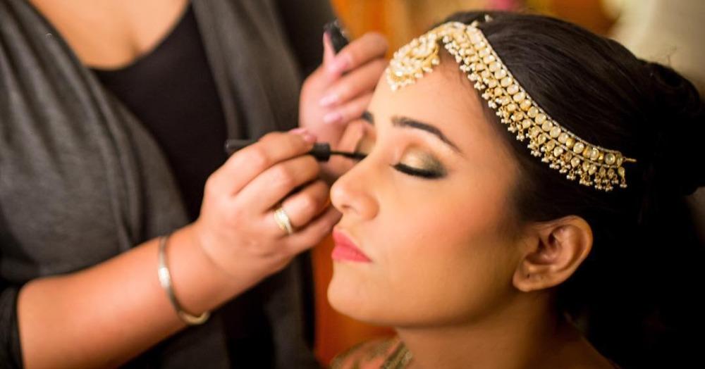 15 Thoughts Every Bride Has While Getting Her Bridal Makeup Done!