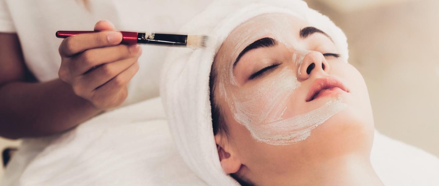 A Dermatologist Reveals Why Glycolic Acid *Should* Be A Part Of Your Beauty Routine