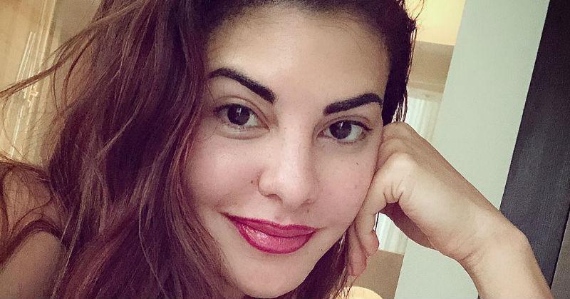 Did Jacqueline Fernanadez Just Bring Back A 90s Trend With Her New Look?