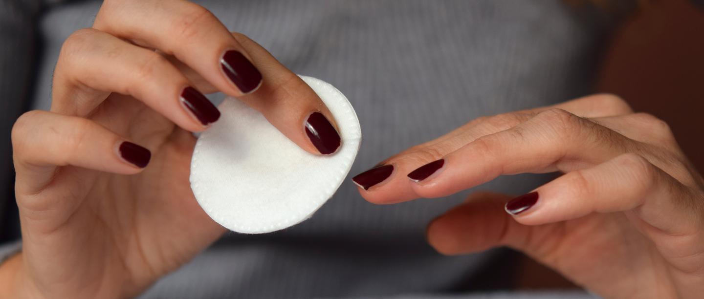 Acetone Vs Non-Acetone Nail Polish Removers: What&#8217;s Better For Your Nails, Let&#8217;s Find Out!
