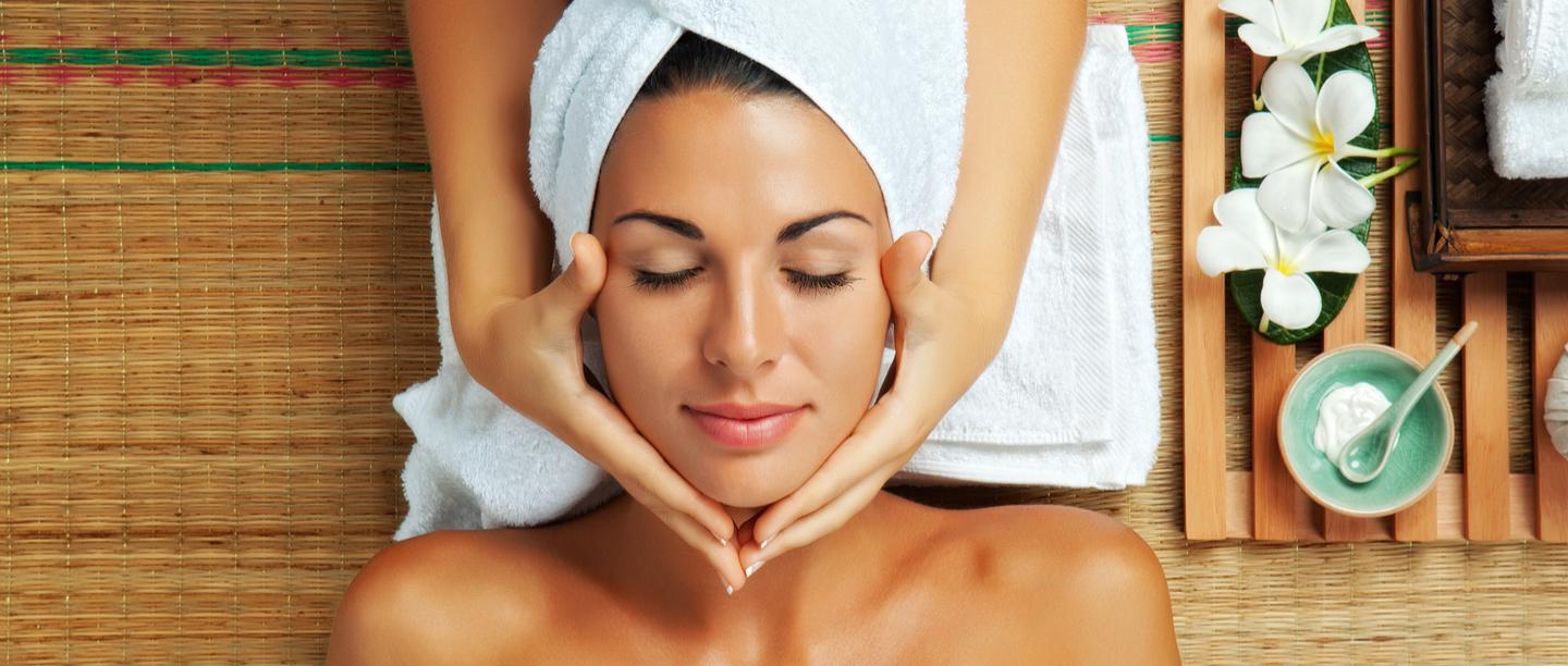 5 Reasons Why Massaging Should Be An Important Step In Your Skincare Routine