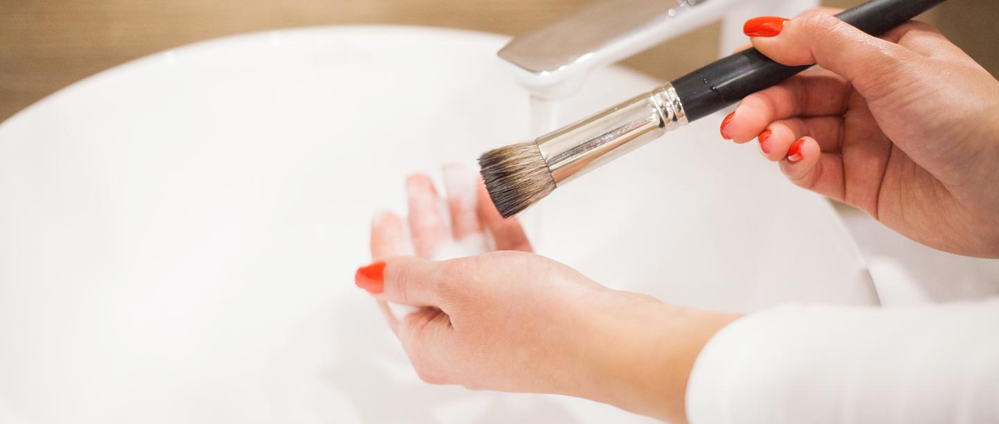 Celebrity MUA Namrata Soni On How To Sanitize Your Makeup Products &amp; Brushes