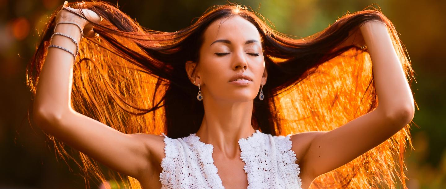 What&#8217;s That Smell? 7 Reasons Why Your Hair Has A Funny Scent To It These Days