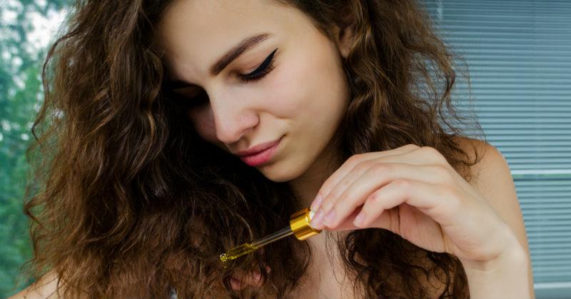 Here&#8217;s Why Vegetable Cooking Oil Is The Baap Of All Hair Oils!