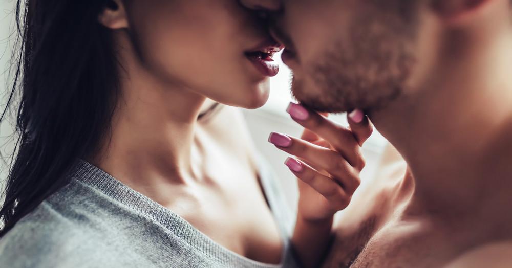 6 Ways To Kiss Him Like He&#8217;s Never Been Kissed Before