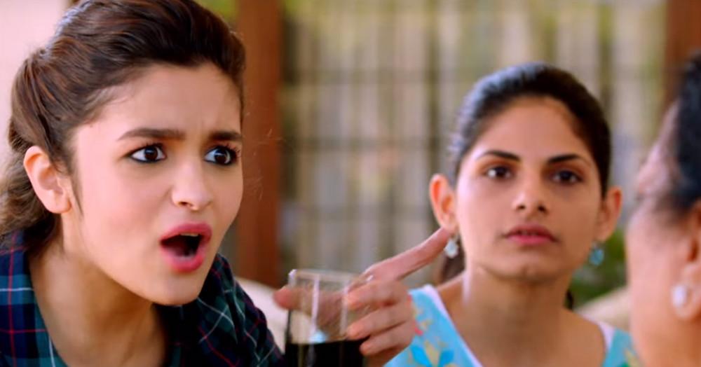 11 Things Every ‘Pados Waali Aunty’ Does… But WHYYY?!