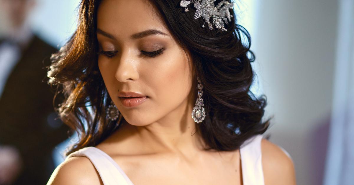 15 FAB Earrings For The Newlywed That Look Like Real Diamonds!