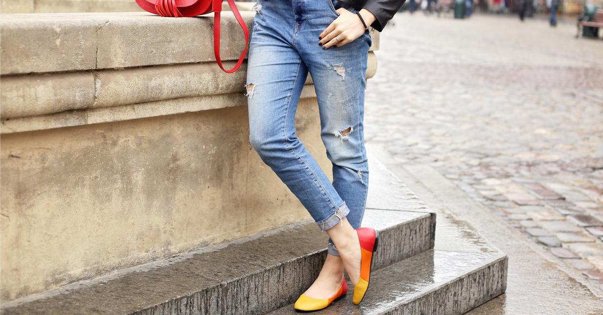 15 Closed-Toe Flats That’ll Look FAB With Any Outfit!