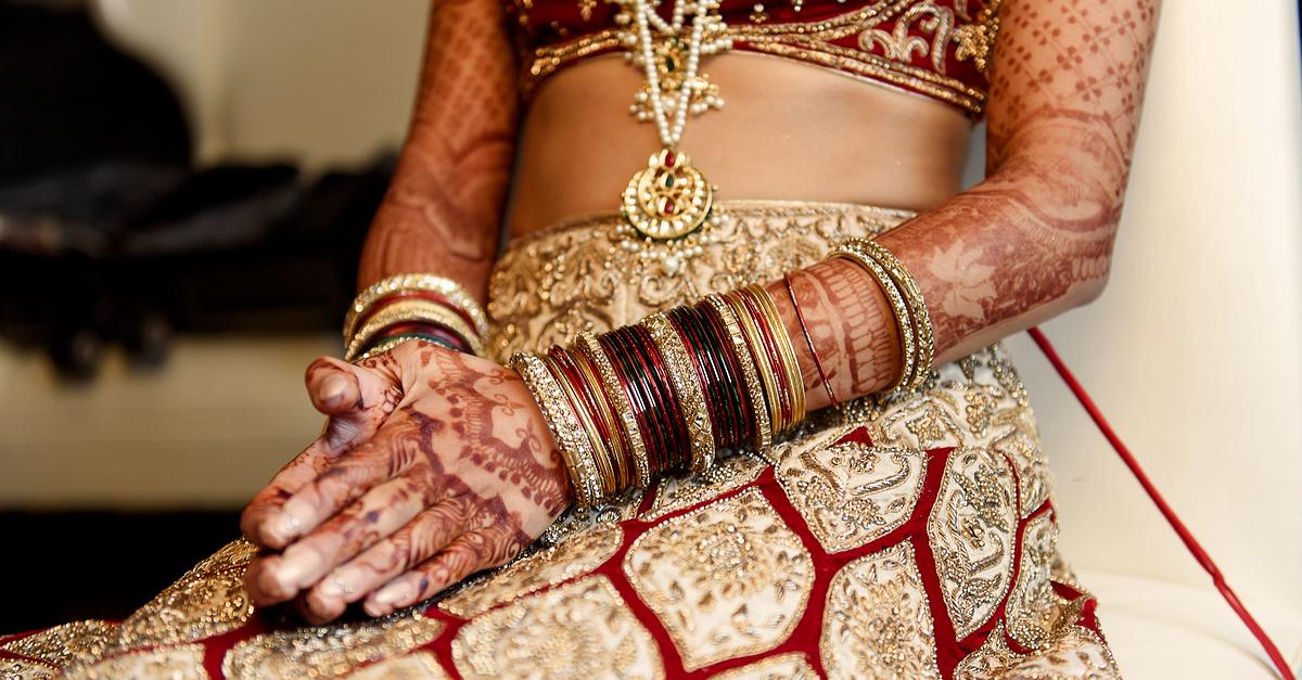 How Much Should YOU Spend On Your Wedding Lehenga? 9 Tips!