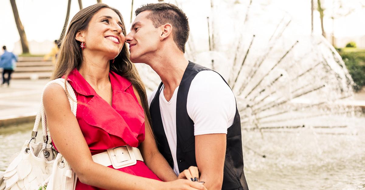 Confessions Of A Girl Who *Taught* Her Boyfriend How To Kiss!