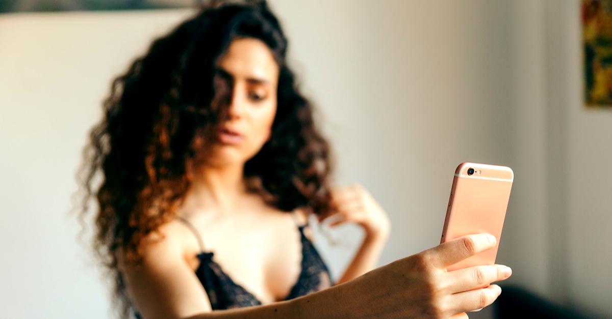What Happened When I Sent A Nude Pic&#8230; To The *Wrong* Guy!