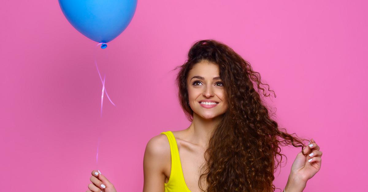 What Every Girl With Curly Hair Needs To Know About Plopping!