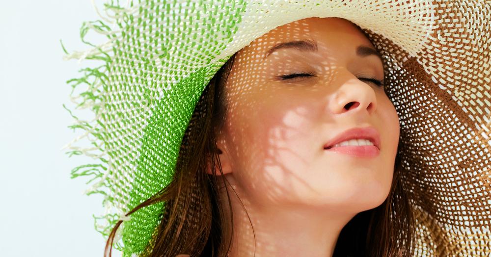 5 Simple Ways To Take Care Of Oily Skin This Summer!