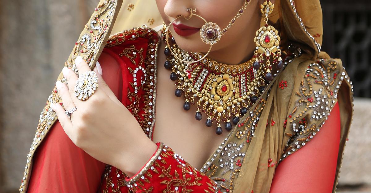 10 Things To Know Before Getting Your Shaadi Blouse Stitched!