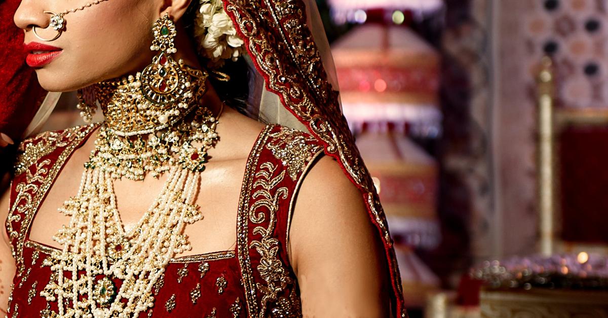 15 *Stunning* Red Outfits For The Bengali Bride (NOT Sarees!)