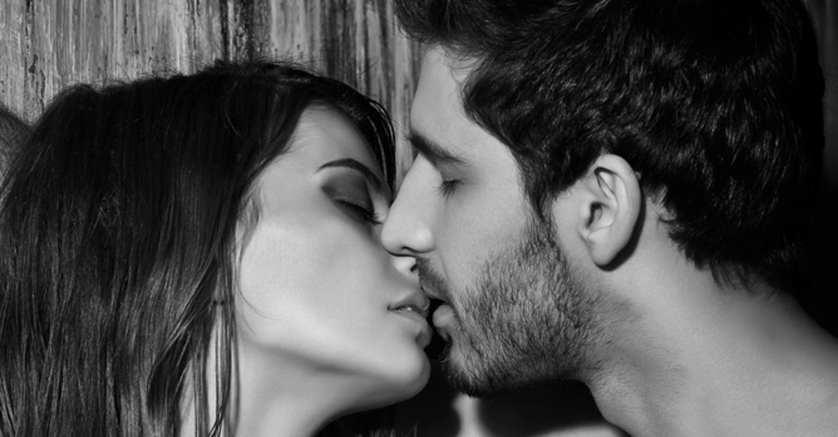 #HeSays: What Your Guy *Really* Thinks While You’re Making Out!
