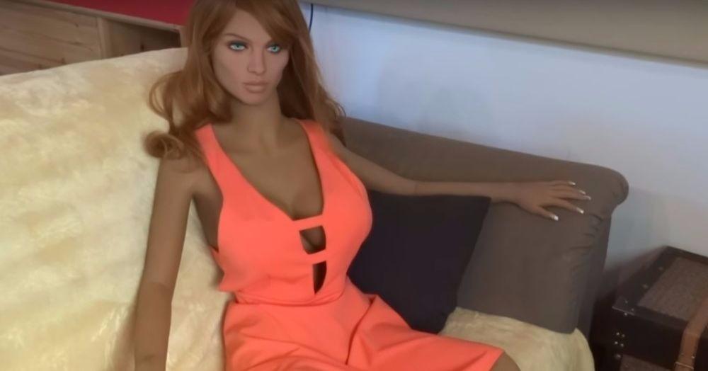 Sex Robots Might Just Take Over The World &amp; It&#8217;s Scary AF!