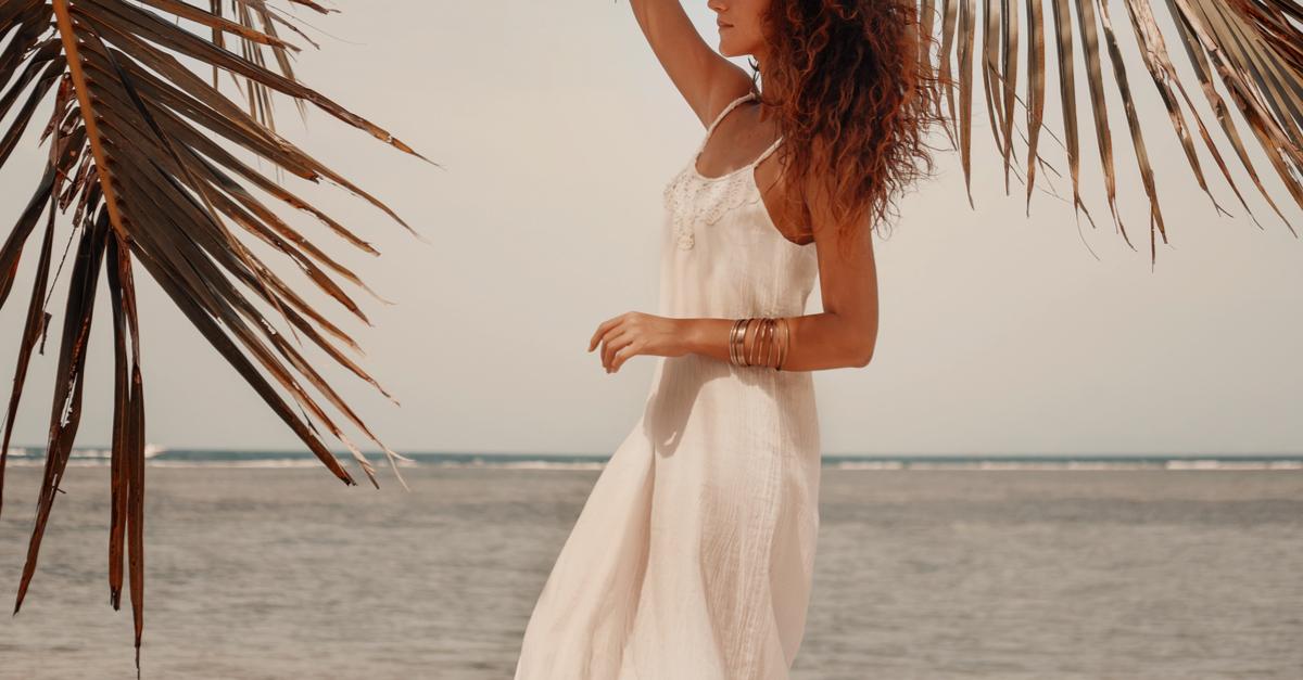 15 Super Sexy Dresses For Your Honeymoon &#8211; He’ll Love ‘Em All!