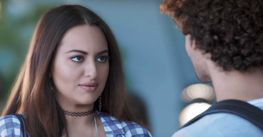 Sonakshi Meets A Fan… And He *Doesn’t* Ask For A Selfie!