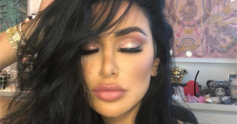 #VideoOfTheDay: This Beauty Guru Shared The ULTIMATE Guide To Getting Bigger Lips With Makeup!
