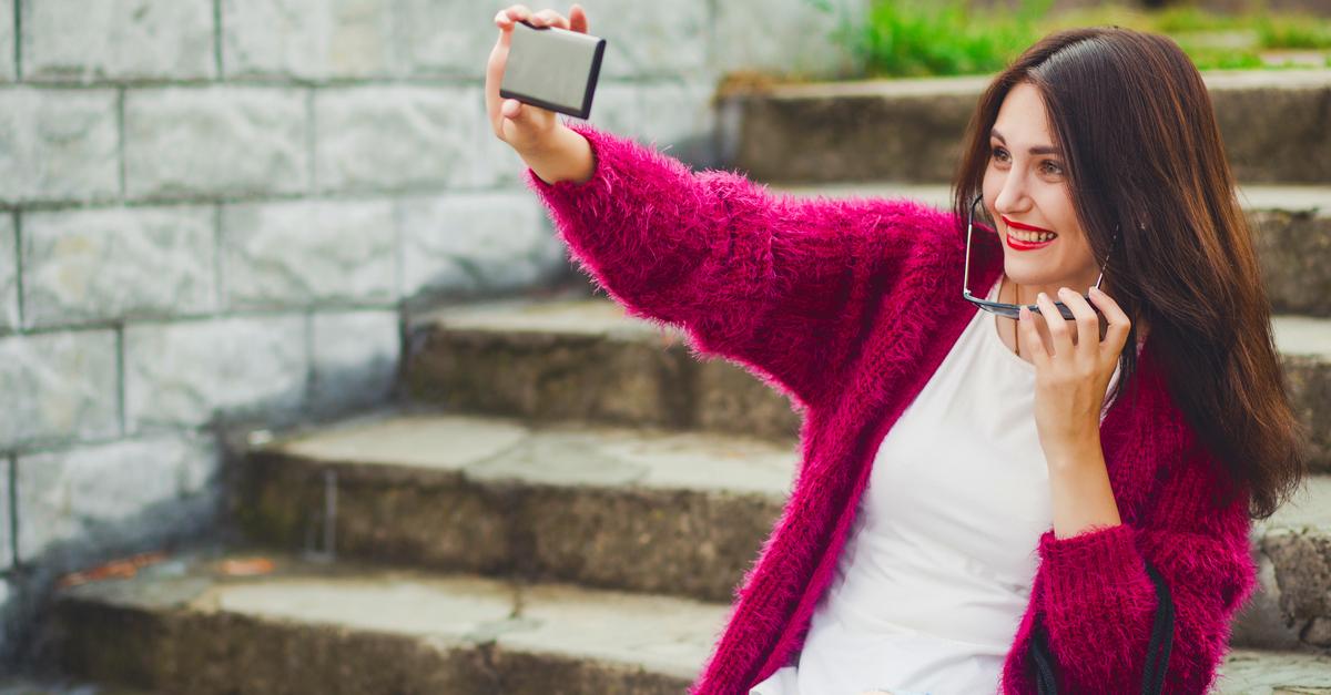 10 Things About Selfies You Didn’t Know… But *Really* Should!