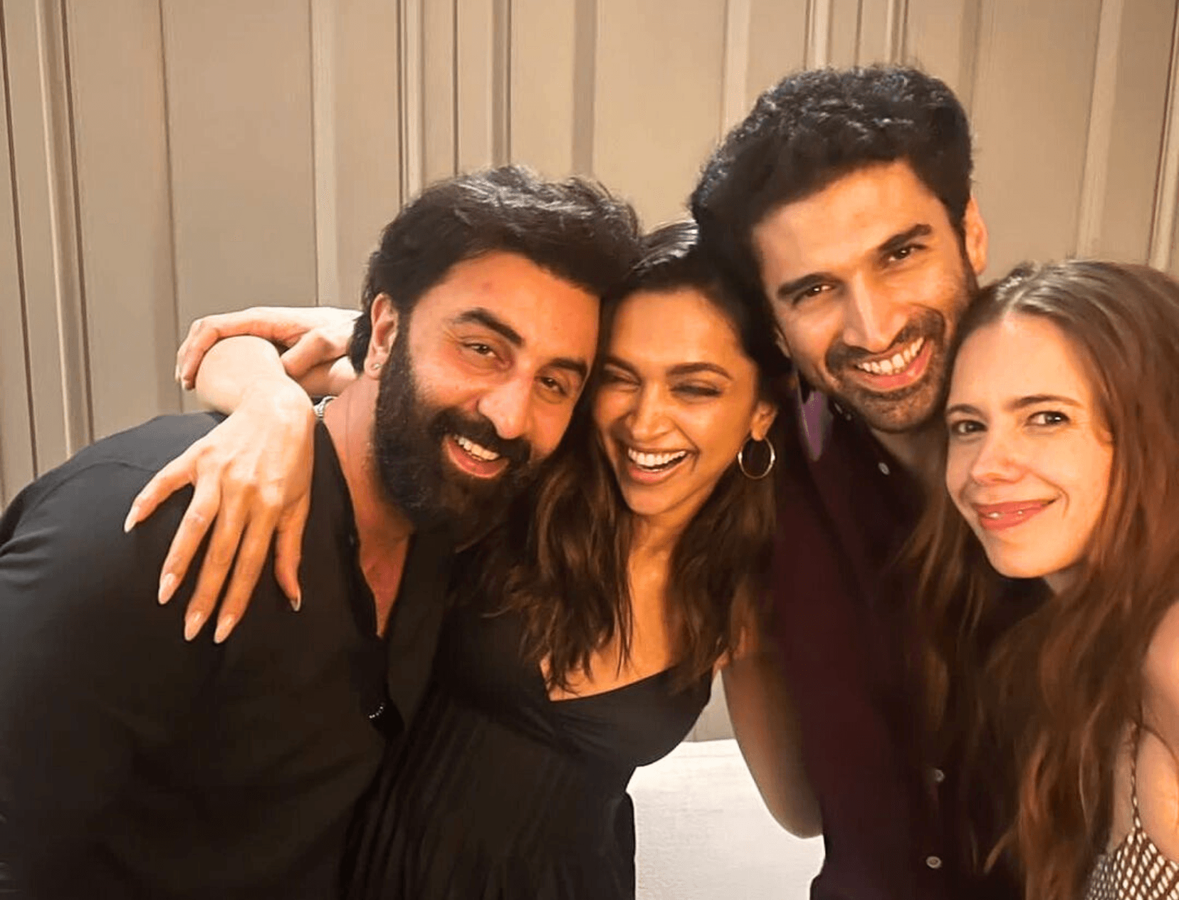 Deepika &amp; Ranbir Came Together For YJHD Reunion &amp; The Pics Are Full Of Love