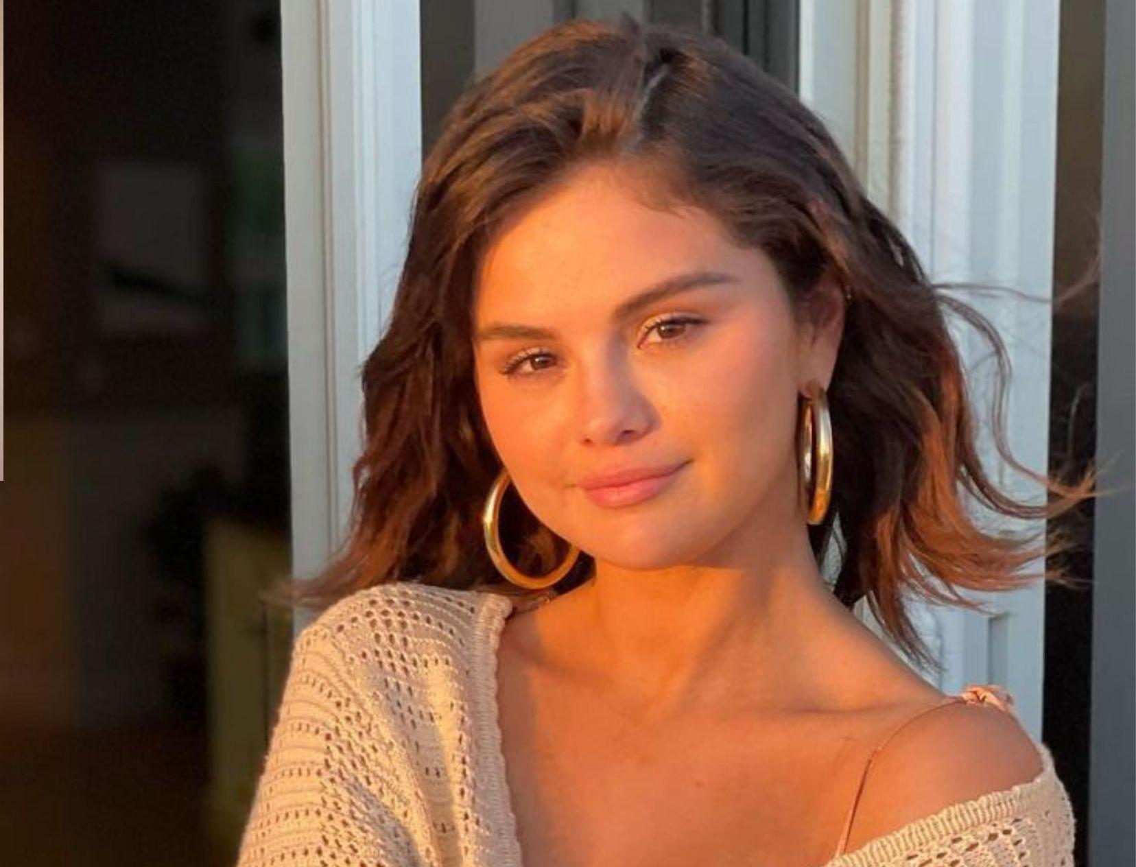 Selena Gomez&#8217;s Hack Will Change The Way You Wash Your Hair