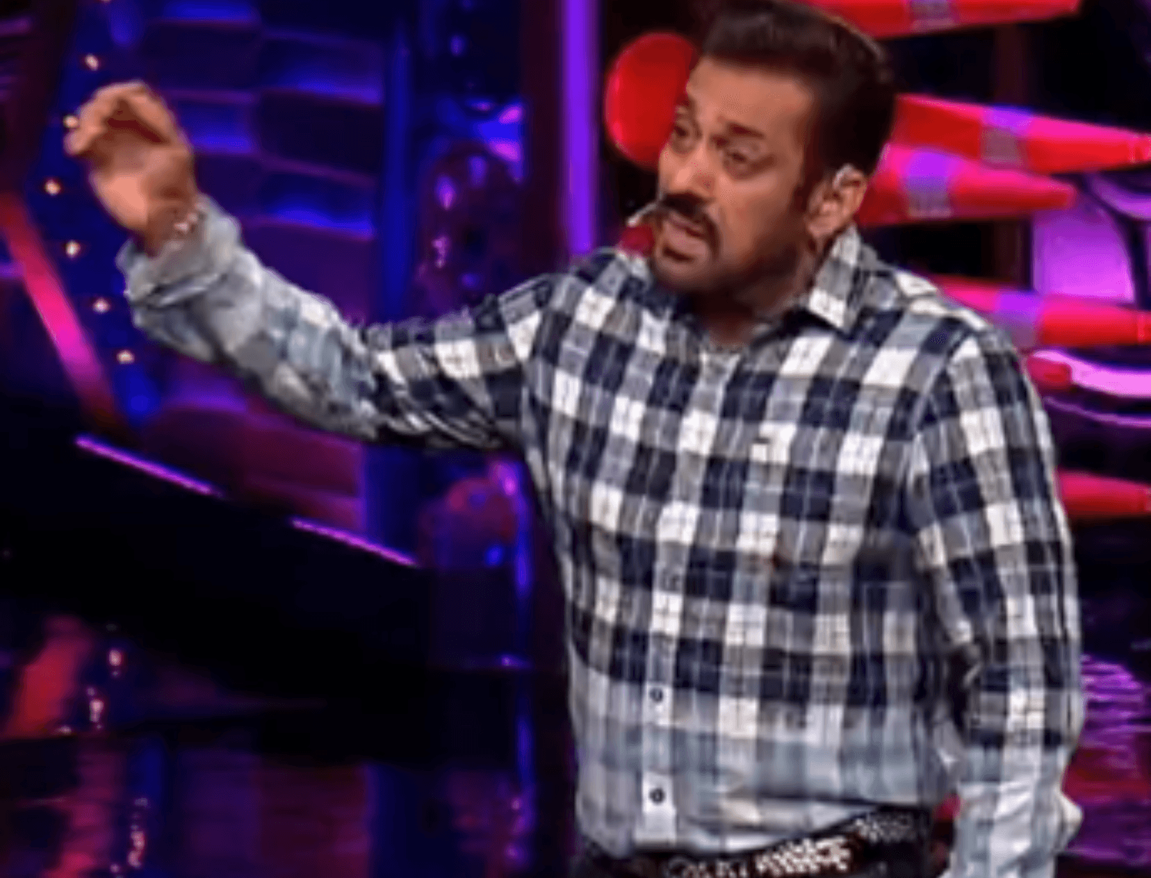 BB Fans Call Salman Khan A Hypocrite After He Breaks The Most Important Rule Of The House